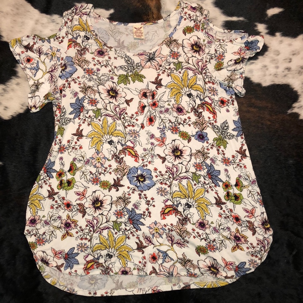 Cold shoulder top